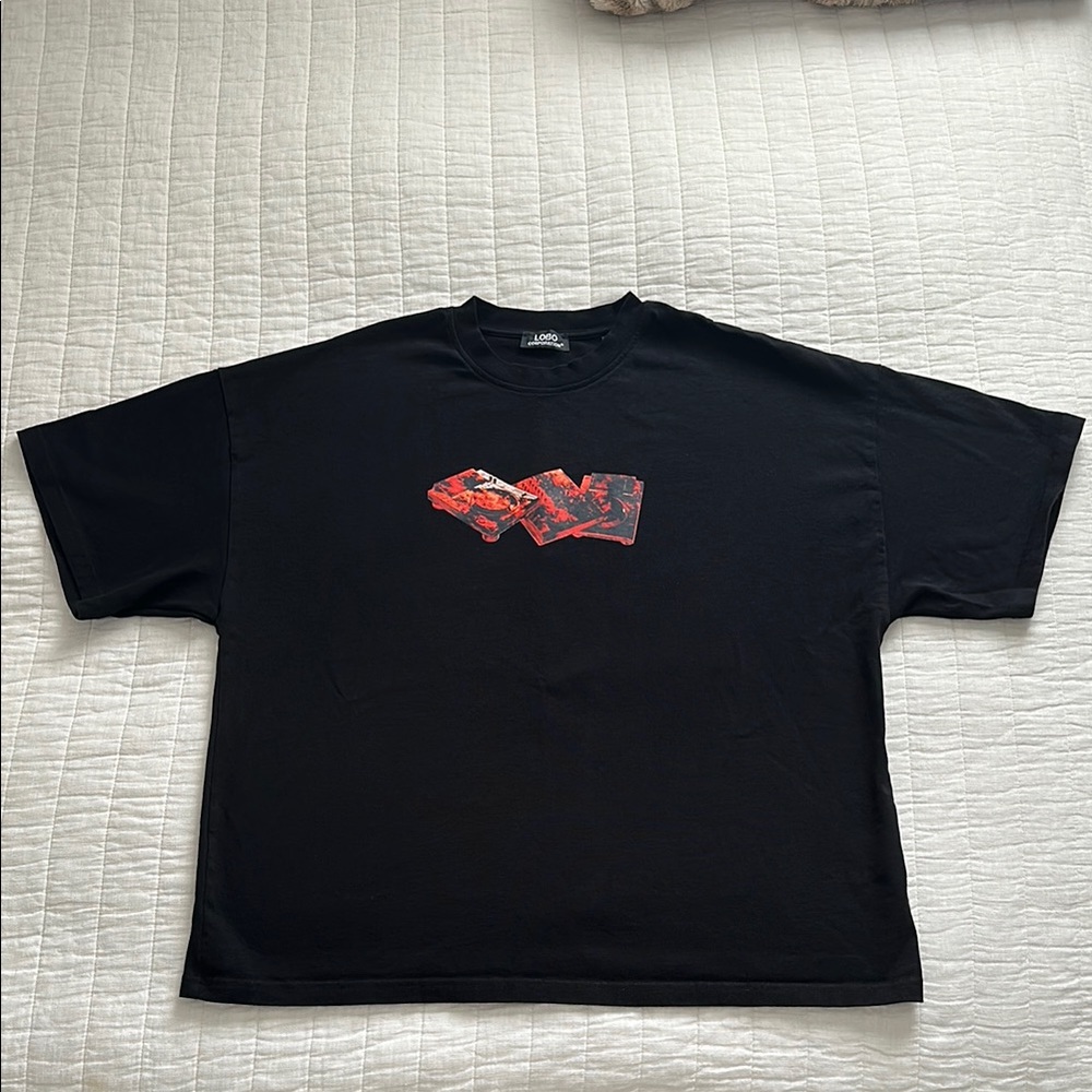 Black boxy T-Shirt with cool Graphic